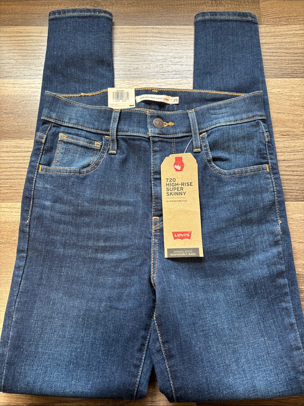 NWT Levi 720 High Rise super skinny jeans